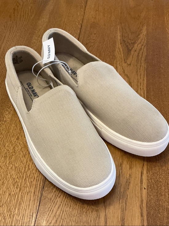 Old Navy Shoes - Woman’s Old Navy white slip on knit sneaker. Size 9. NWT! Never worn!